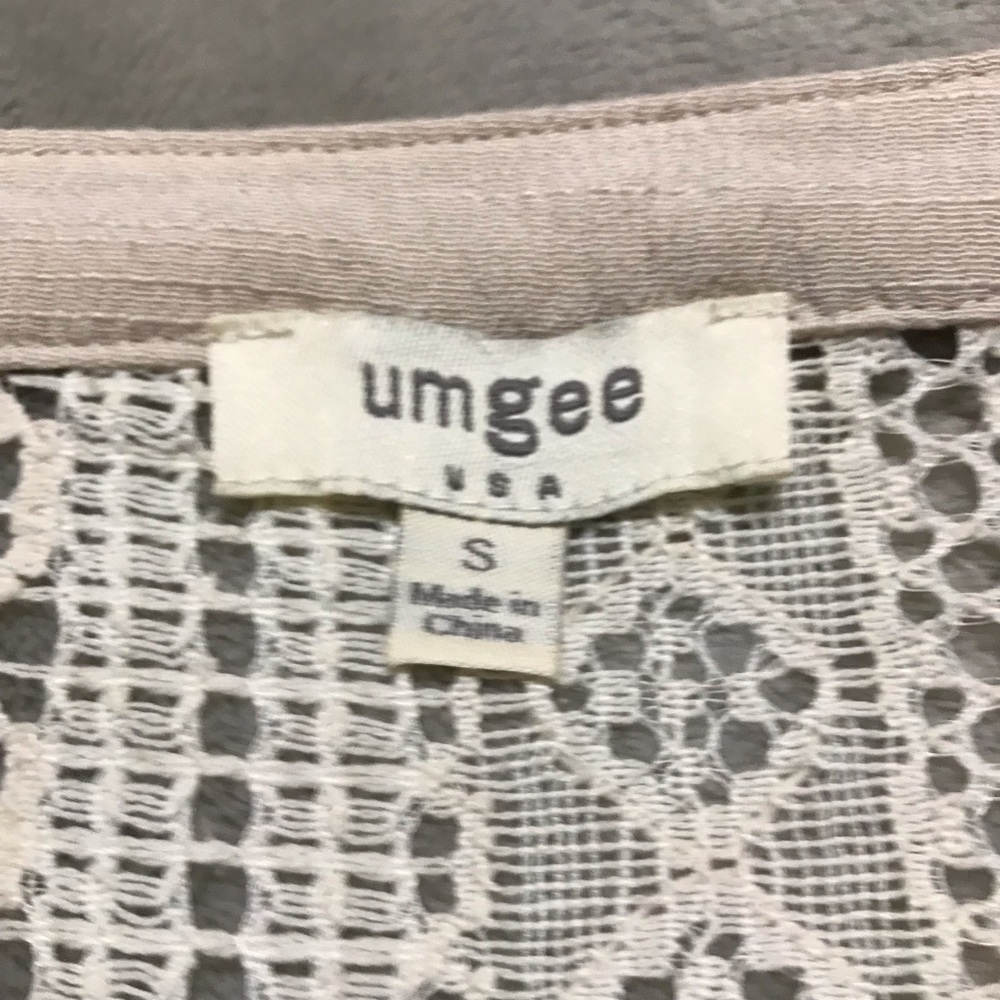 Umgee Beige Blouse Size Small 4 - 6 
60% Cotton - Picture 10 of 13